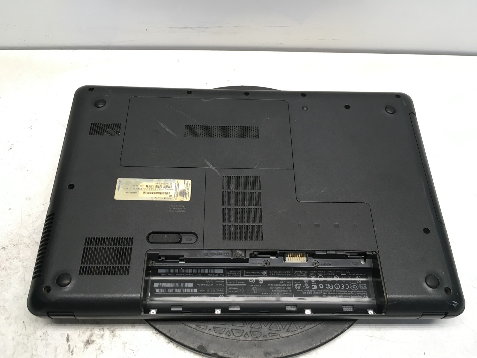 HP 2000-239WM Intel Celeron Dual-Core T3500 2.1GHz 3 GB NO HDD/Battery