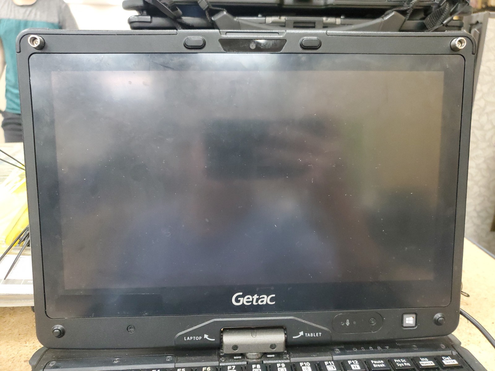 GETAC V110 Laptop Tablet Touch Screen i5-4300U 1.90GHz 8gB No HDD 9392hrs