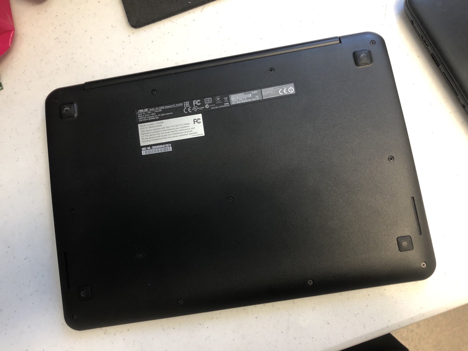 Asus C300M Chromebook