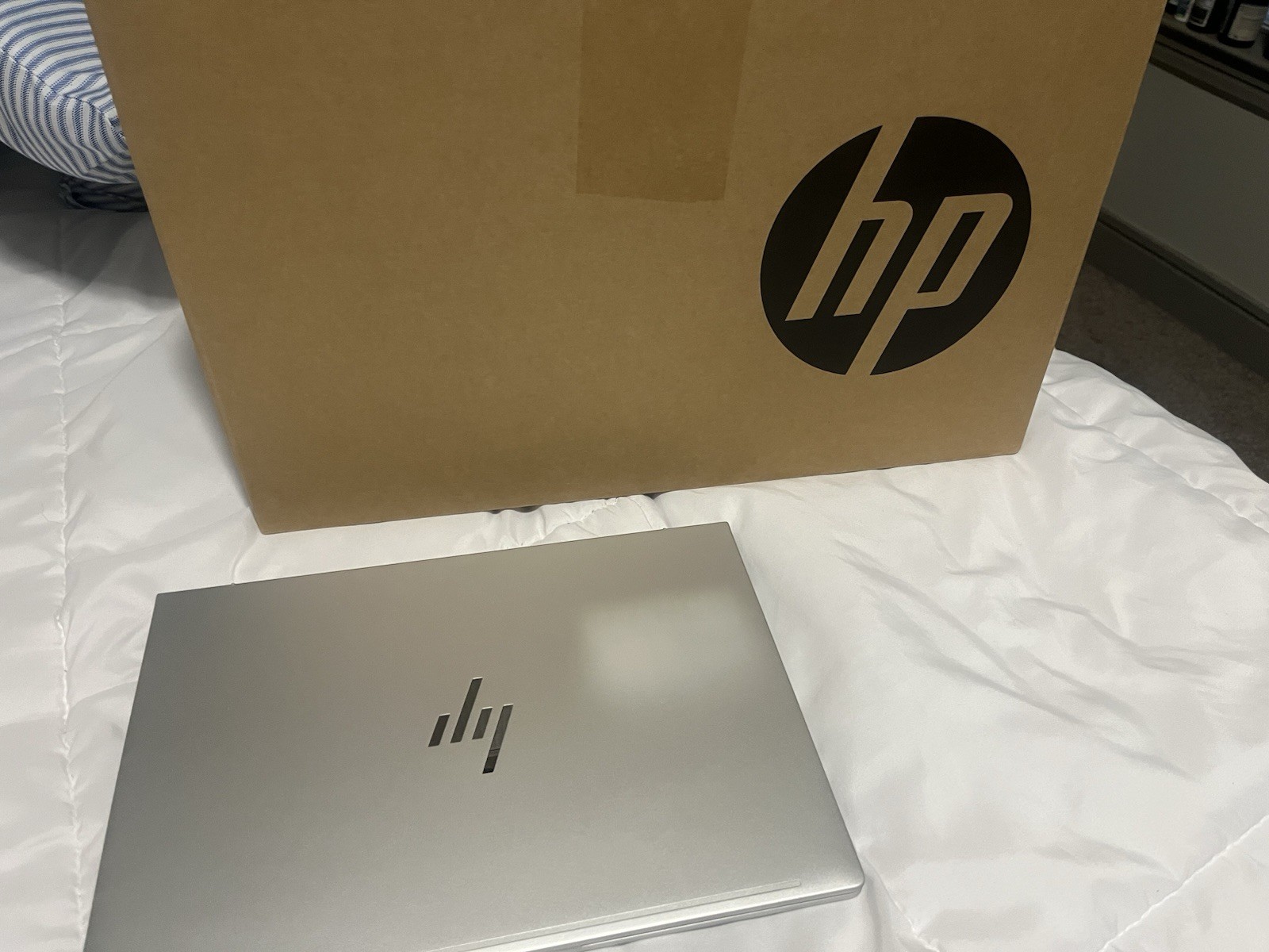 HP EliteBook 645 G11 14″ AMD Ryzen 7 7735U 16GB 512GB SSD Pike Silver Win11 Pro