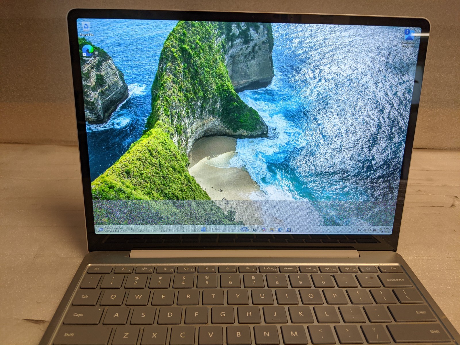 Microsoft Surface Laptop GO 1943 i5-1035G1 16GB RAM 256GB SSD Win 11 Pro