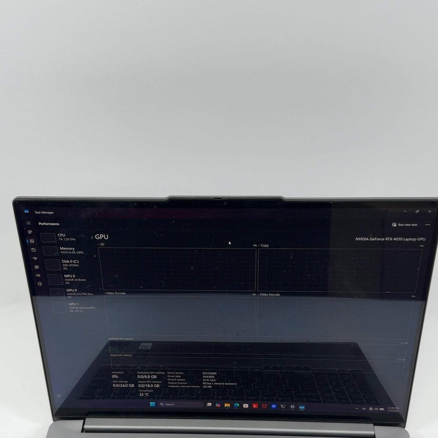 Lenovo IdeaPad Pro 5 16″ OLED Ultra 9 185H 32GB RAM 1TB SSD RTX 4050
