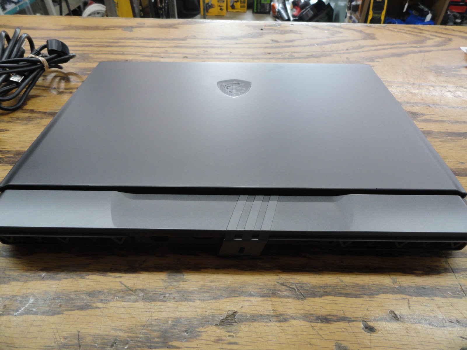 MSI VECTOR 16 HX AI A2XW / Core Ultra 9 / 32GB RAM / 1TB SSD – PRISTINE!