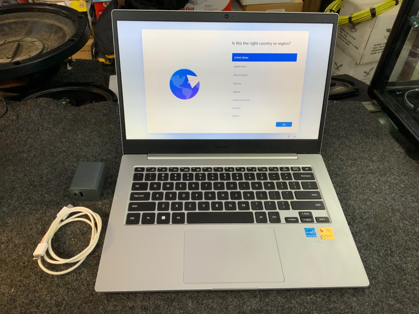 SAMSUNG NP545XLA QUALCOMM SNAPDRAGON 8CX GEN 2 @ 3.5GHz,8GB RAM, 128GB SSD