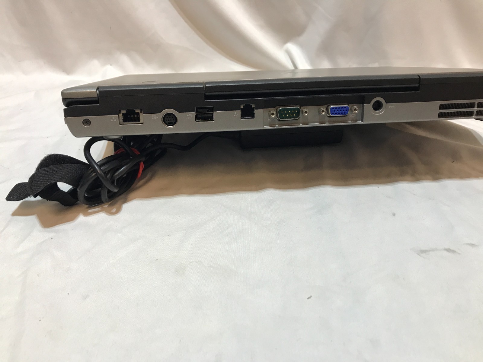 Dell Latitude Laptop D830 Duo Core 1GB 100HD Serial Windows XP Charger Vintage