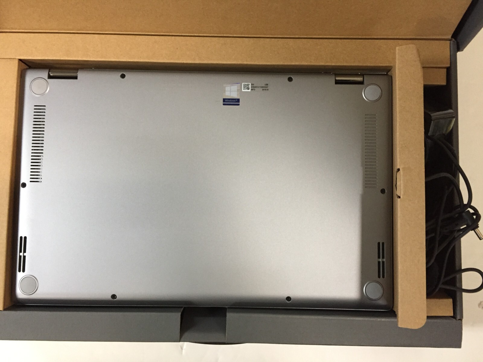 *Bad Battery*ASUS ZenBook Q506FA 15.6″ Touch Laptop/i5-8265U/12GB/256GB SSD/W10H