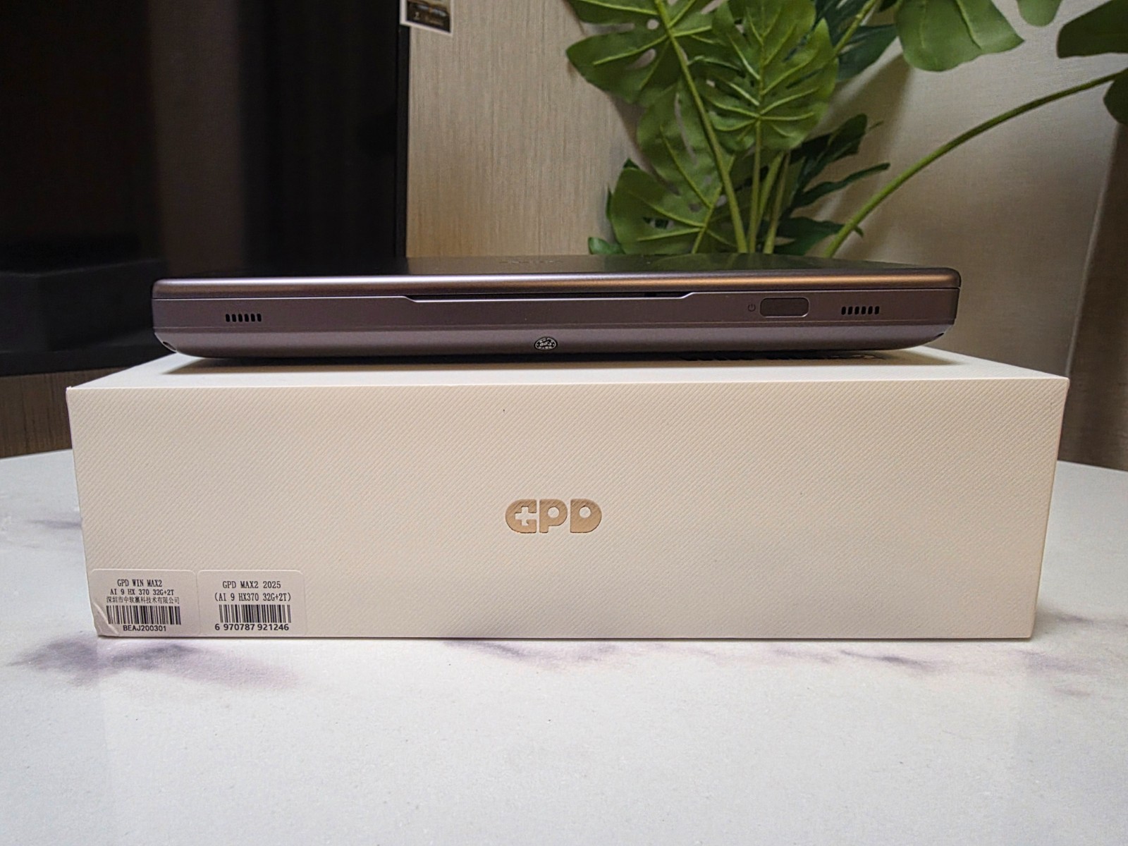 GPD WIN MAX 2 2025 – Ryzen AI 9 HX 370 | 32GB RAM | 2TB SSD | As New
