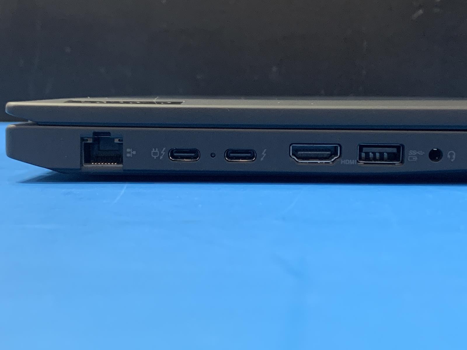 Lenovo ThinkPad P16s Gen 2 16″ Core i7 1370P 2.19GHz 16GB DDR5 NO HDD NO OS