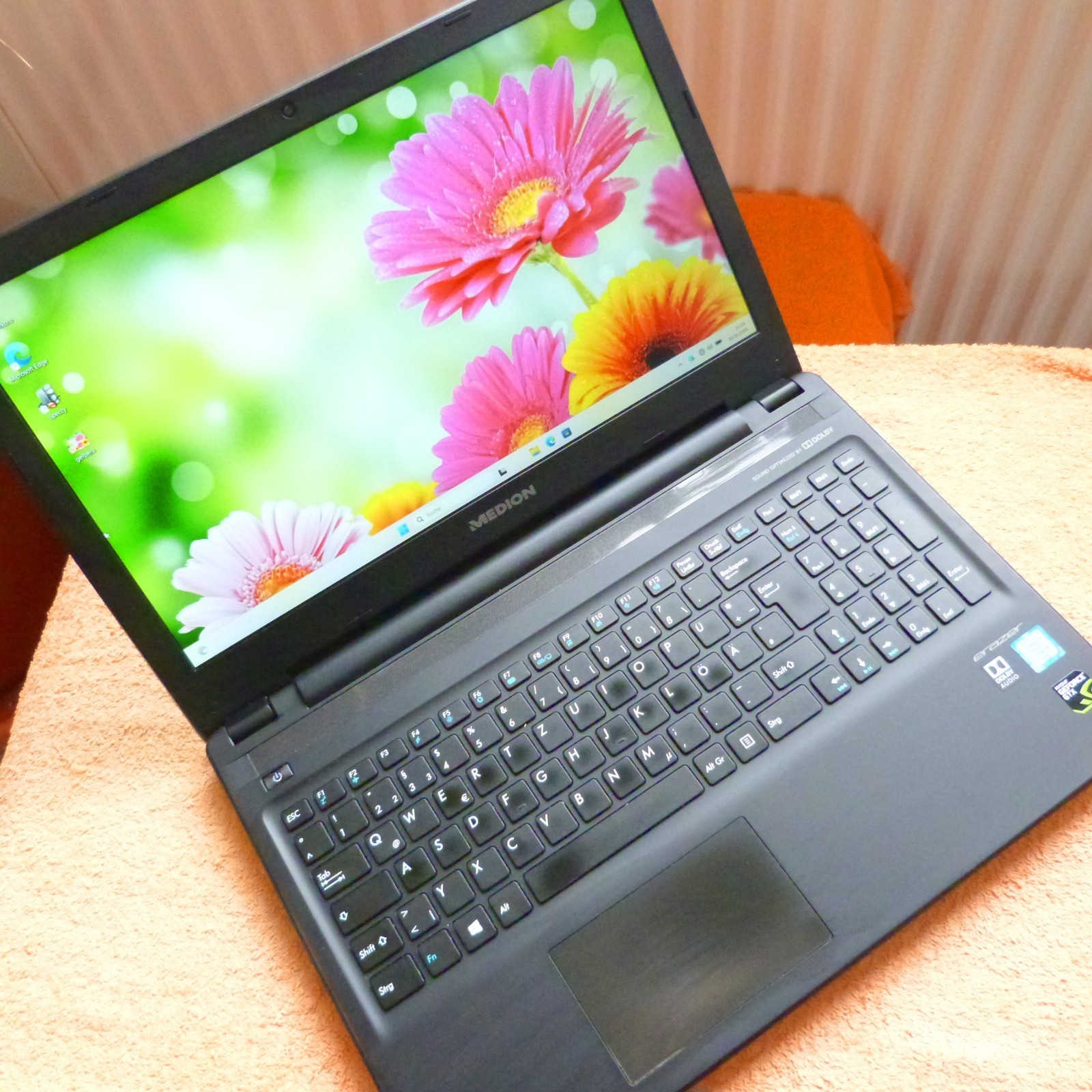 Medion ERAZER P6661 15 inch FULLHD GTX l 16GB RAM NEW I SSD Windows 11 l i5 6G