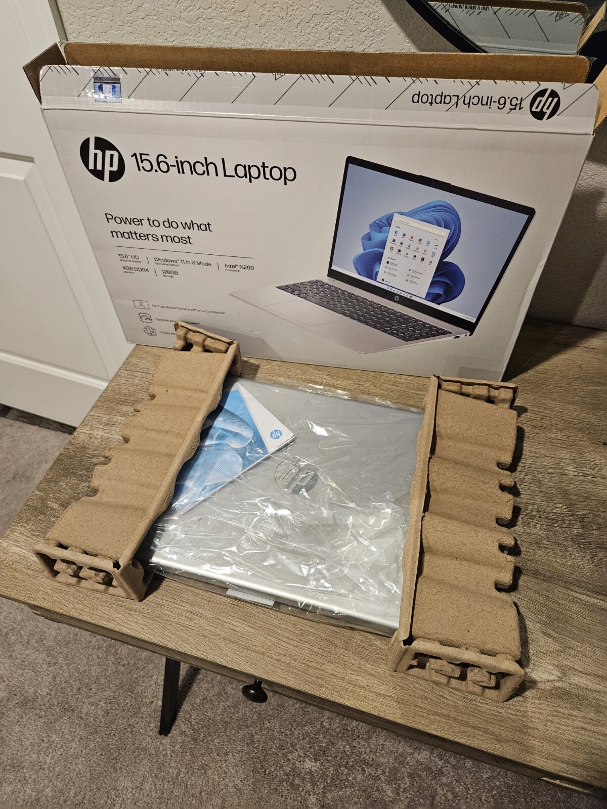 HP 15.6 Laptop 15-fd0081wm Intel Processor N200, 4GB RAM, 128GB UFS, SILVER,…