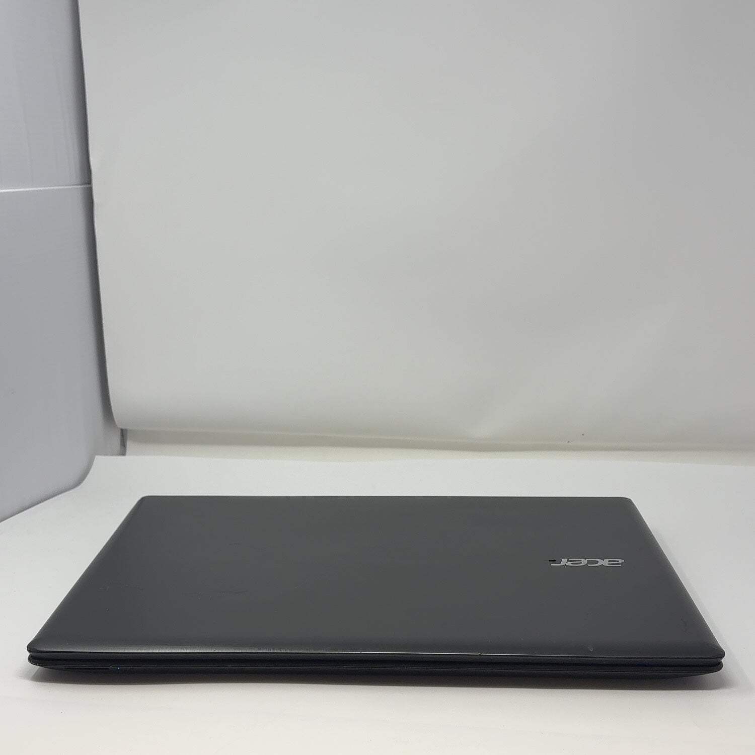 Acer Aspire E5-774 17.3″ i5-7200U 2.7GHz 32GB RAM 256GB SSD GeForce 940MX