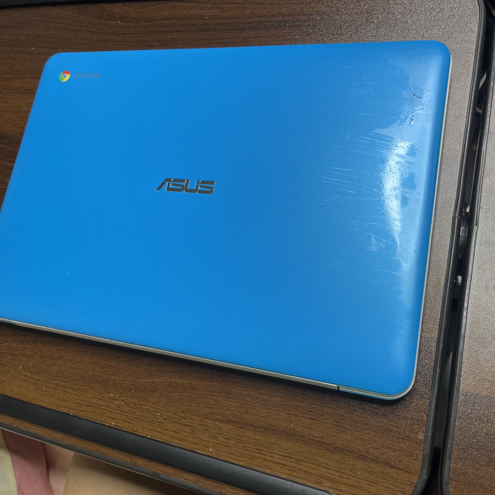 ASUS Chromebook C300M – 13.3″ – 2GB RAM – 16GB SSD – Blue , not working