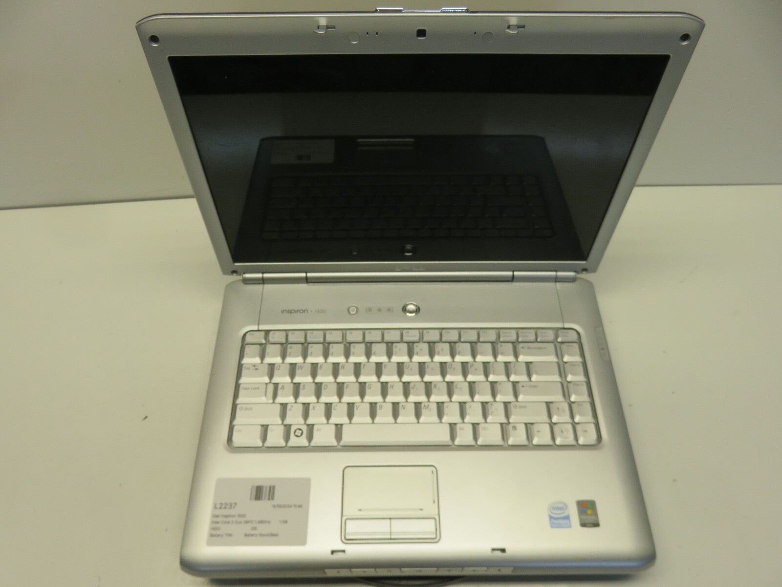 Dell Inspiron 1520 Intel Core 2 Duo 06FD 1.46GHz 1 GB NO HDD No Batt