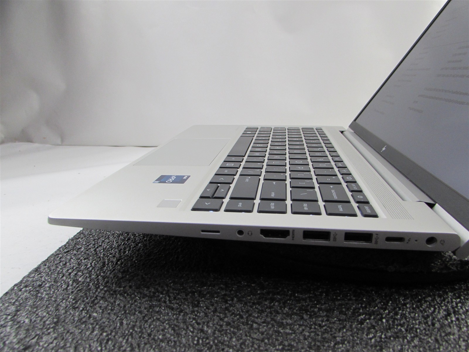 HP ELITEBOOK 640 (G9) 1920X1080 FHD TOUCHSCREEN I7-1270P NO SSD 16GB RAM NO O.S