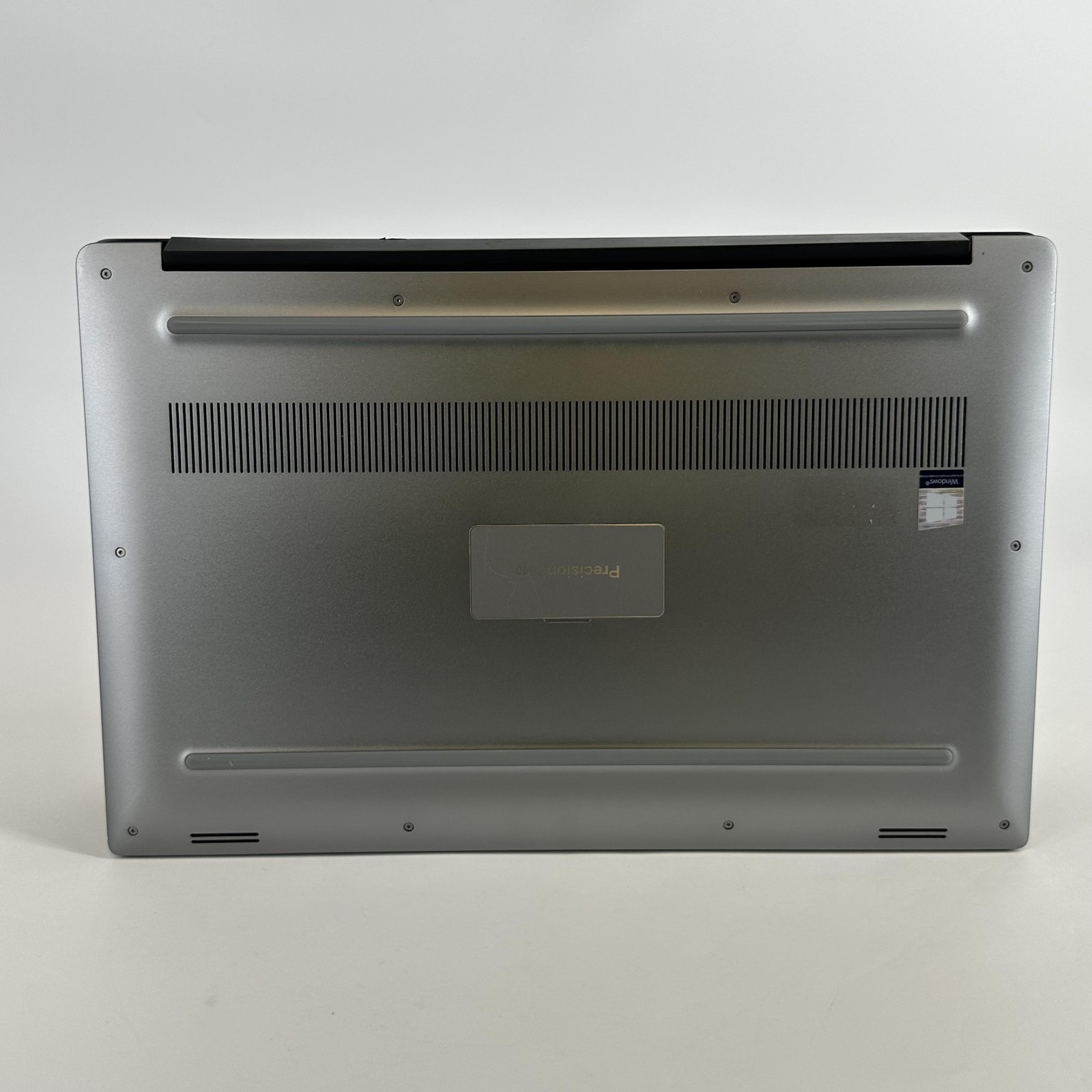 Dell Precision 5540 15.6 Gray FHD Xeon E-2276M 2.80GHz 64GB 2TB SSD Quadro T2000