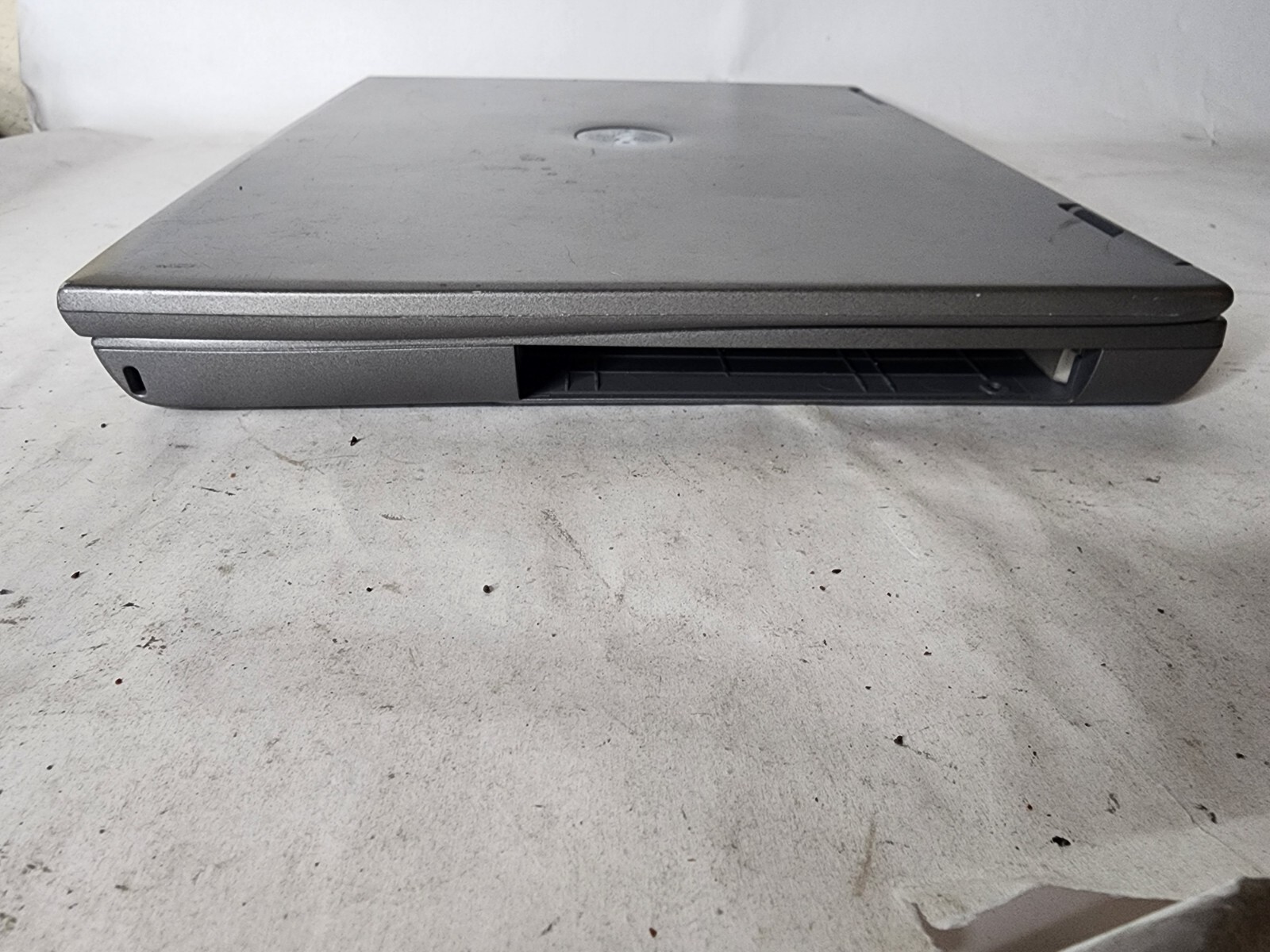 Dell Latitude D600 Pentium M 1.40GHz, No Hdd No Ram