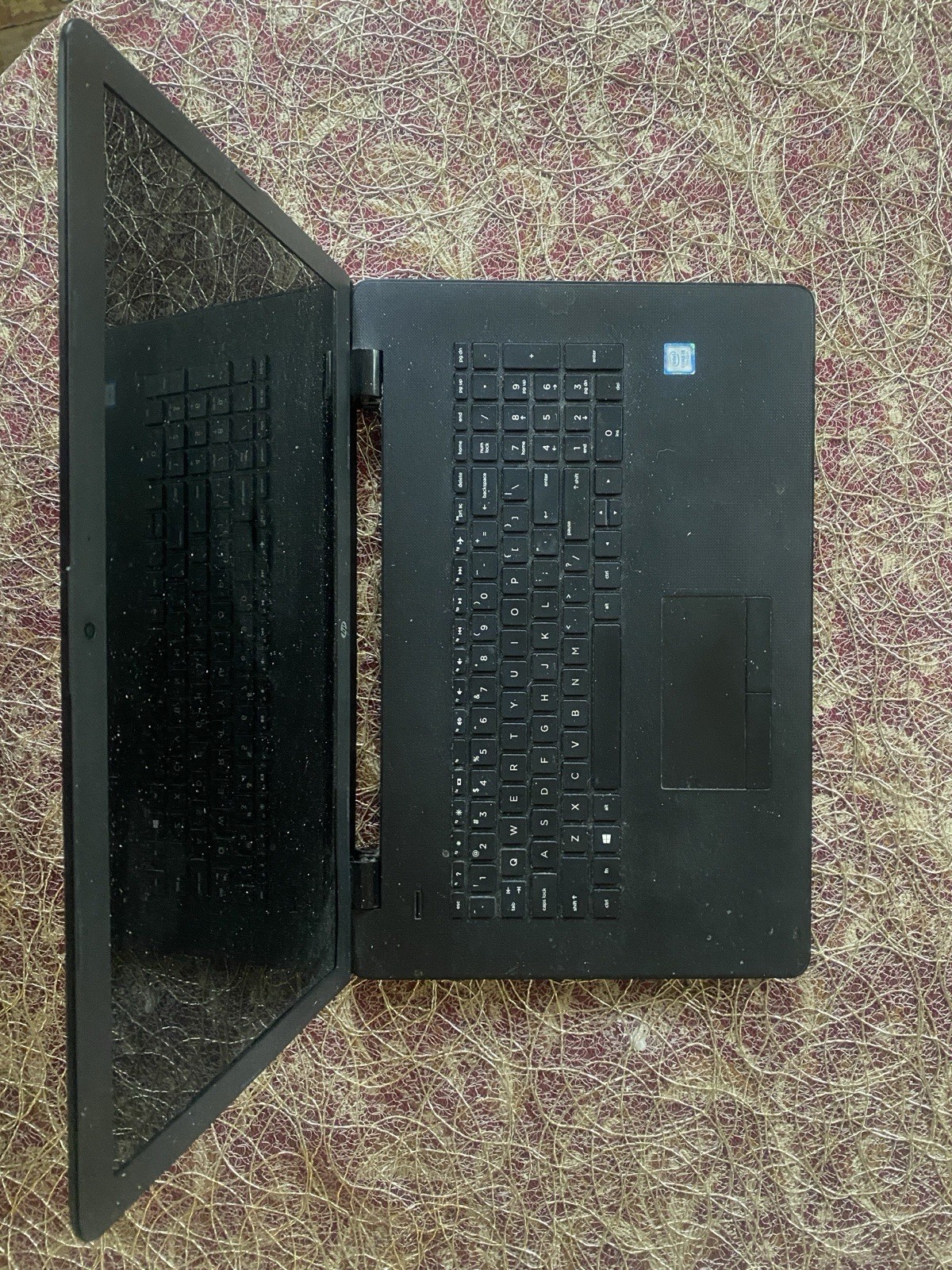 HP Notebook 17-bs011dx i5-7200U 2.50GHz 8GB RAM 932GB HDD Win 10