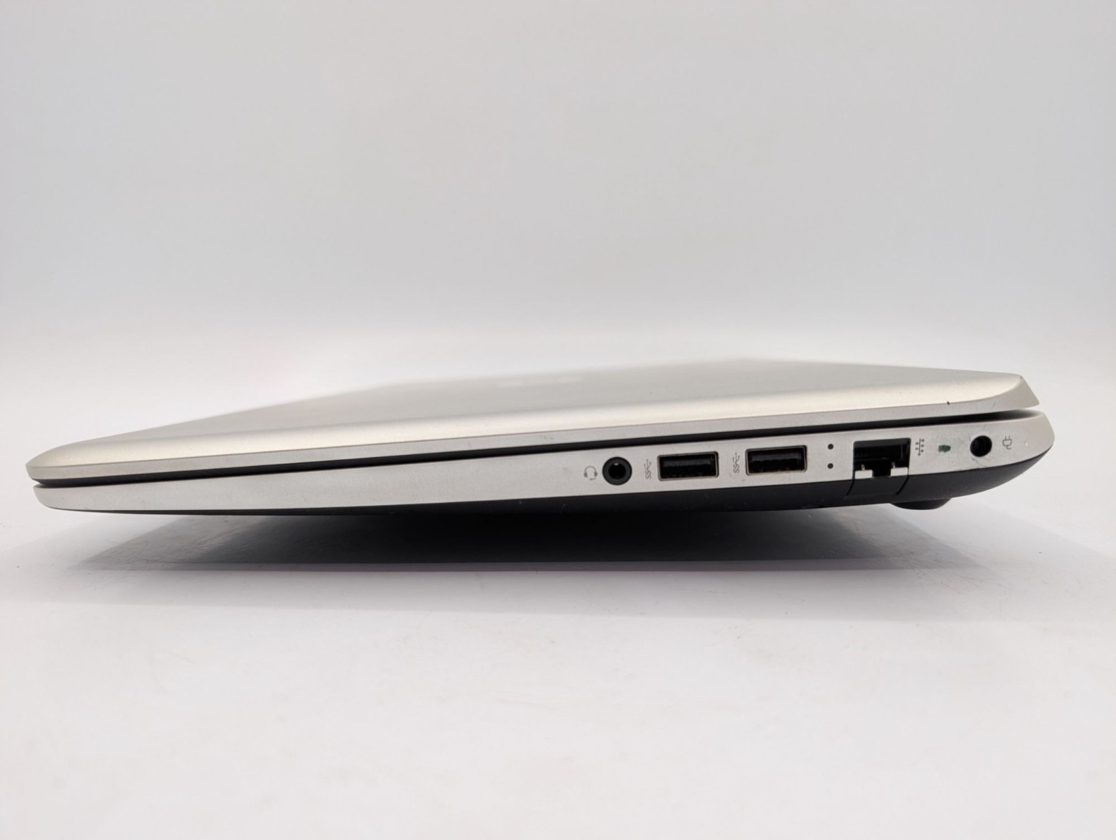 HP Envy TouchSmart 15-J073CA 15.6″ Laptop i7-4700MQ 4GB RAM For Parts