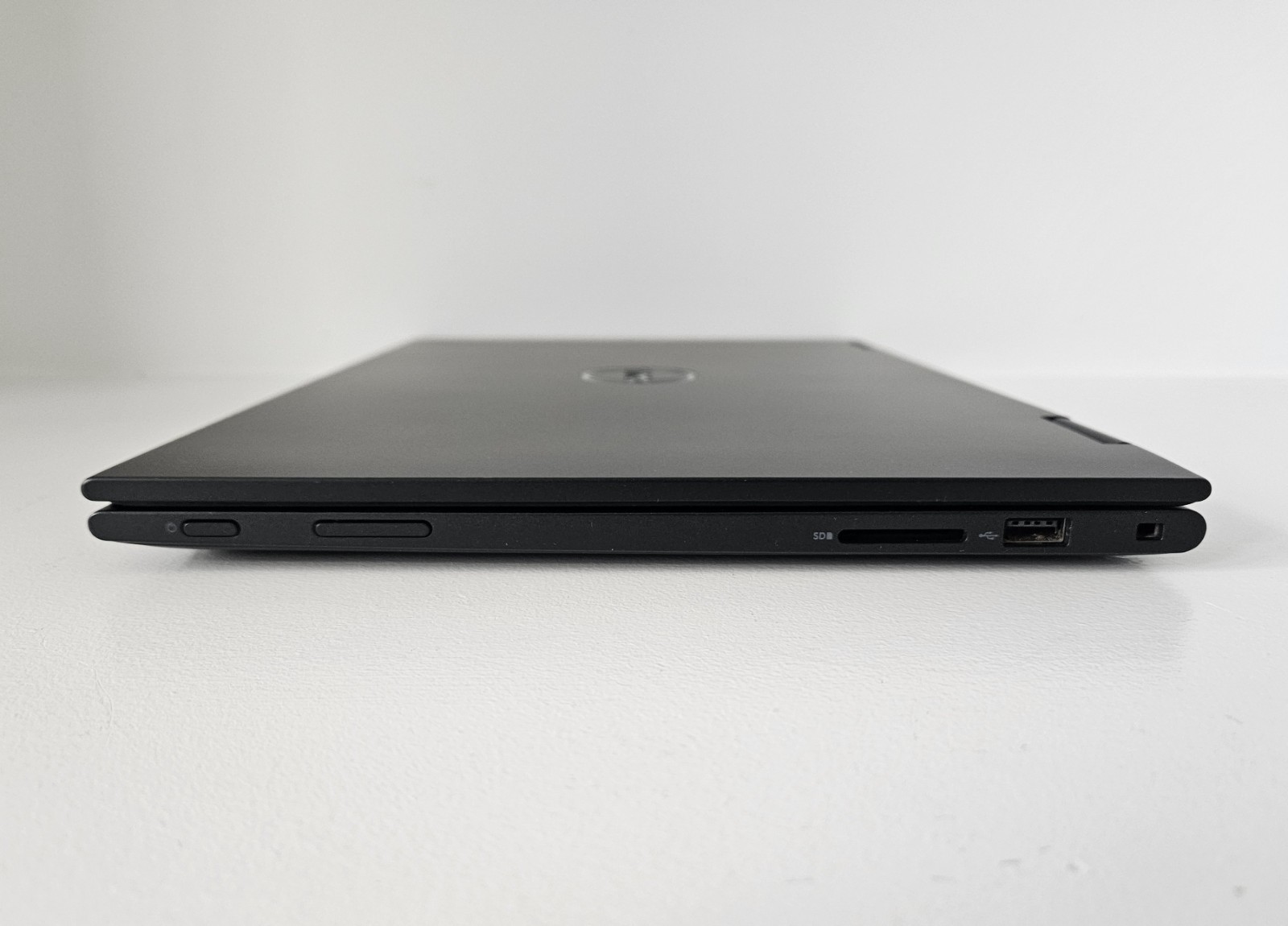 Dell Latitude 3390 2-in-1 Core i3-8130U 2.2Ghz 8GB RAM 256GB SSD Win 11 Pro