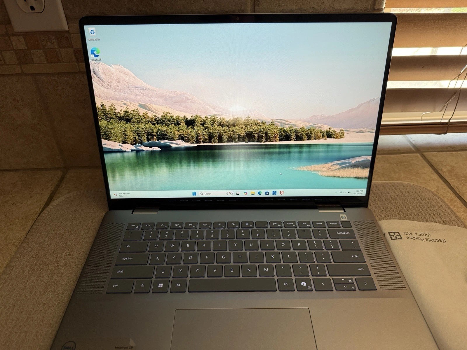 Dell 16” 2K 2-in-1 Touchscreen Laptop Intel Core Ultra 7 i7640-7366BLU-PUS