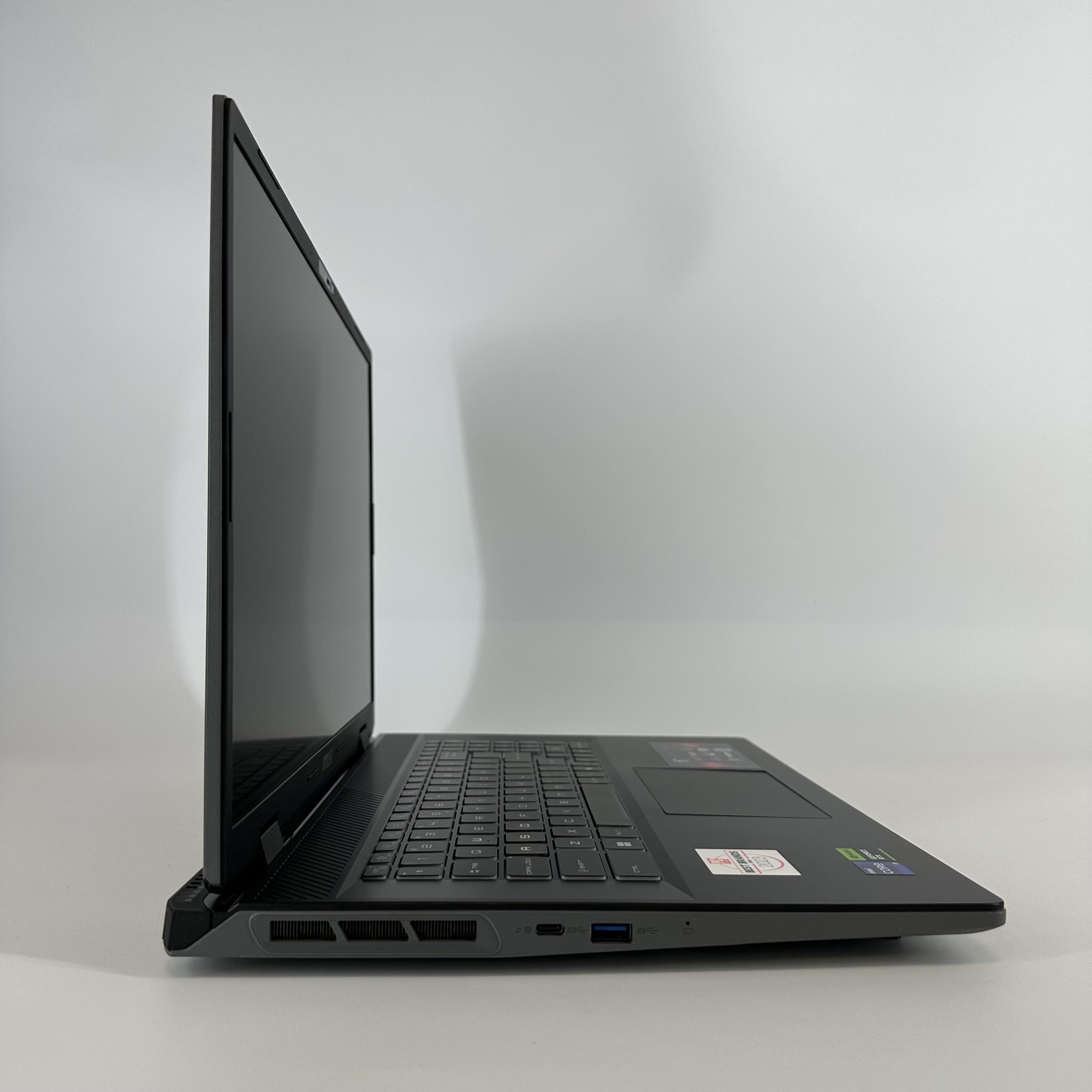 MSI Sword 17 HX Gray FHD+ 2.2 GHz i9-14900HX 32GB 1TB SSD RTX 4070 Excellent
