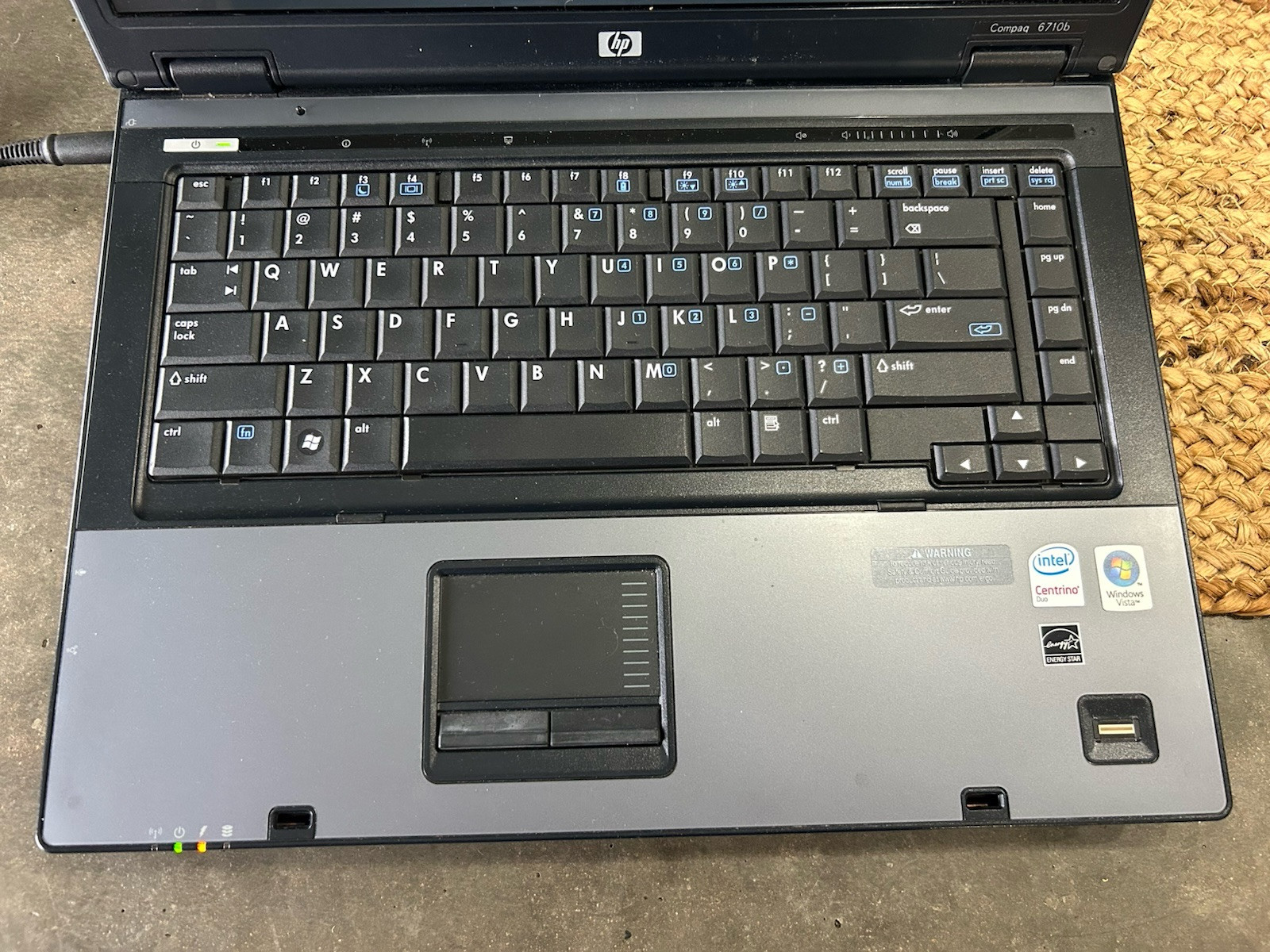HP Compaq 6710b Laptop For Parts As Is Turns On No Cord
