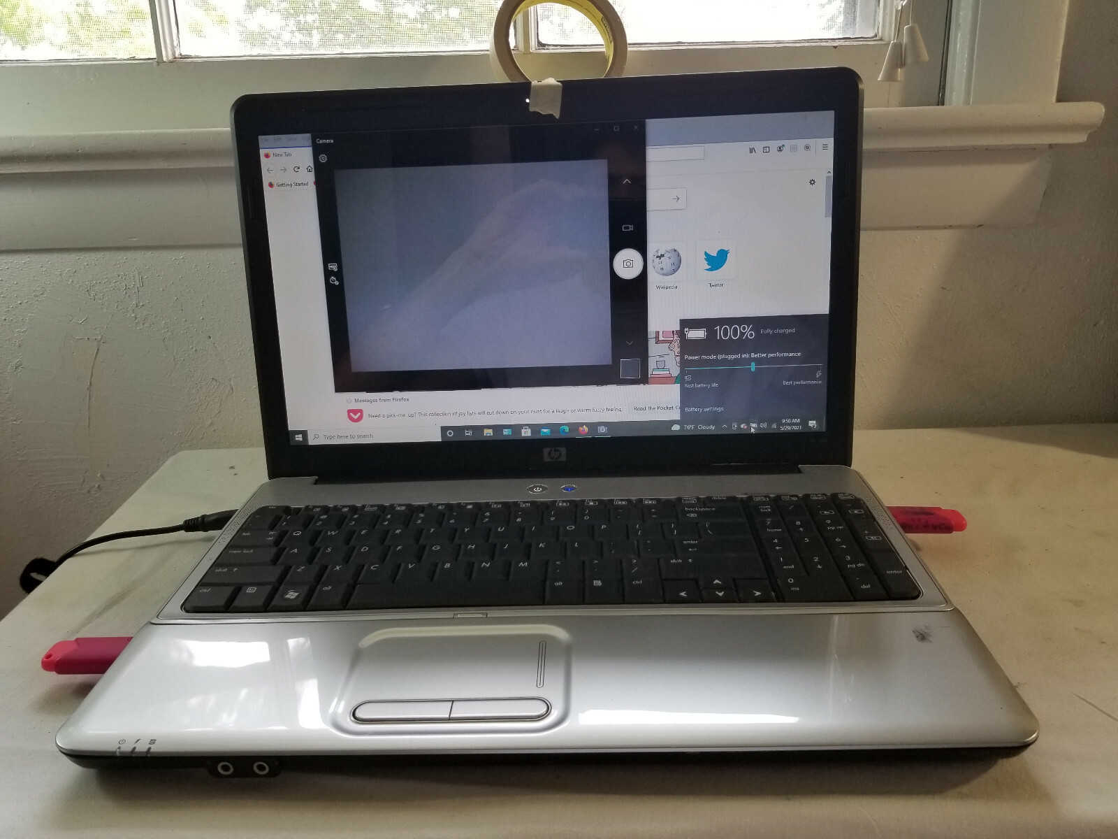 HP G60 4420M, Windows 10 Pro, 240 GB SSD, CPU Intel T9600 2.8 Ghz, RAM 4GB, VGA.