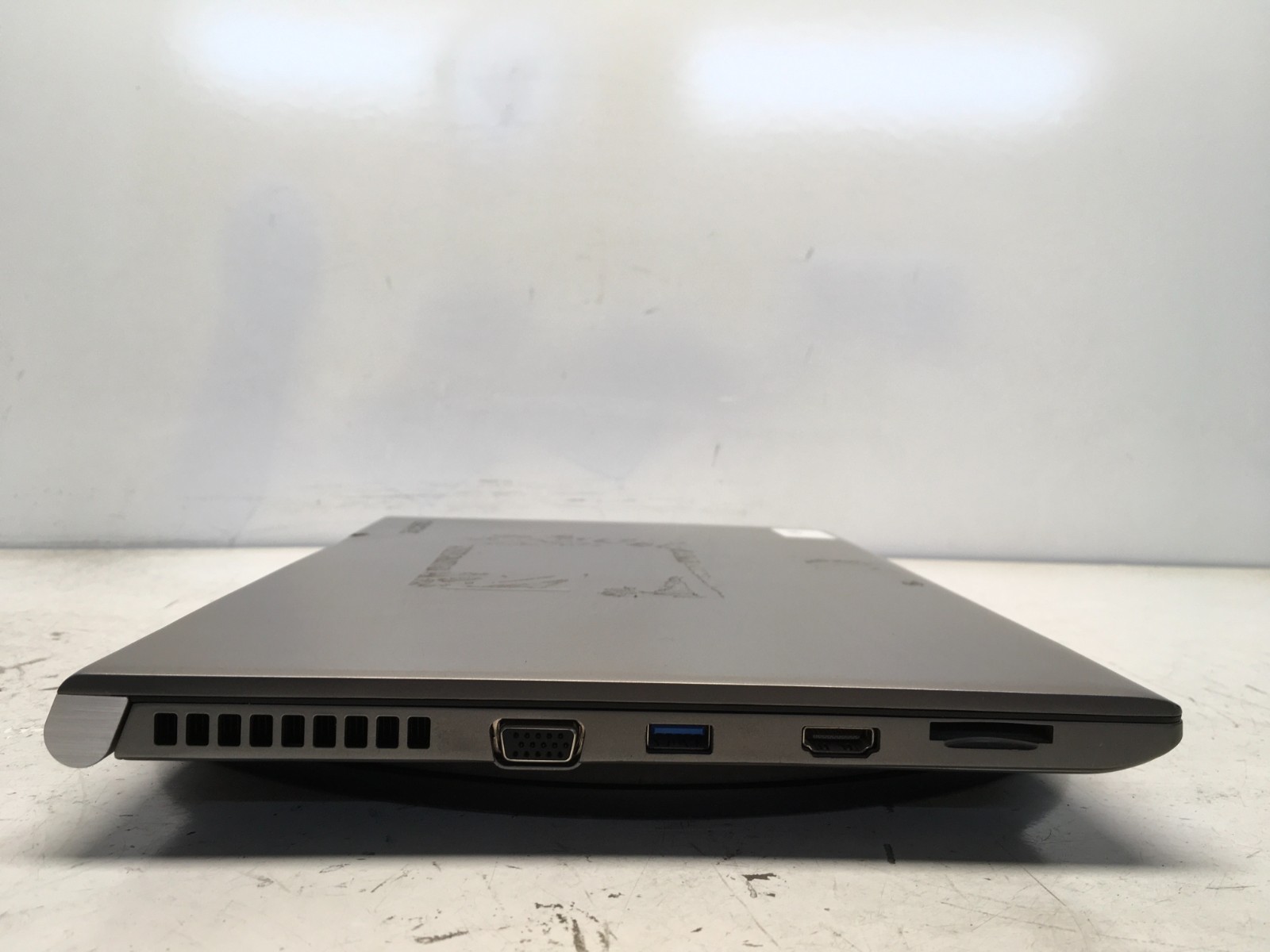 Toshiba Tecra Z40-A1402 Intel i7 vPro No RAM NO HDD