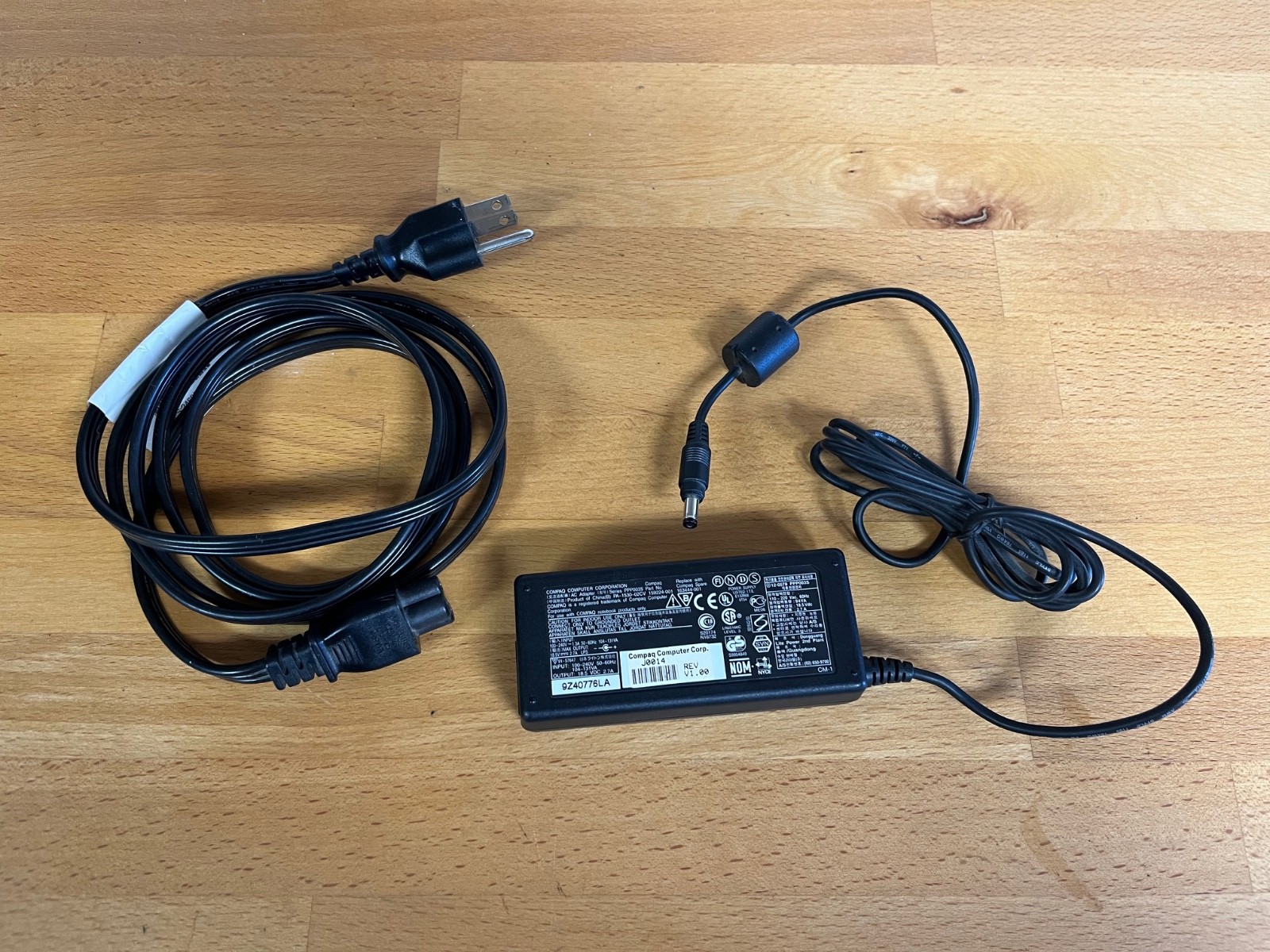 Vintage Compaq Armada E500 Pentium III 450 MHz 320 MB RAM no HDD