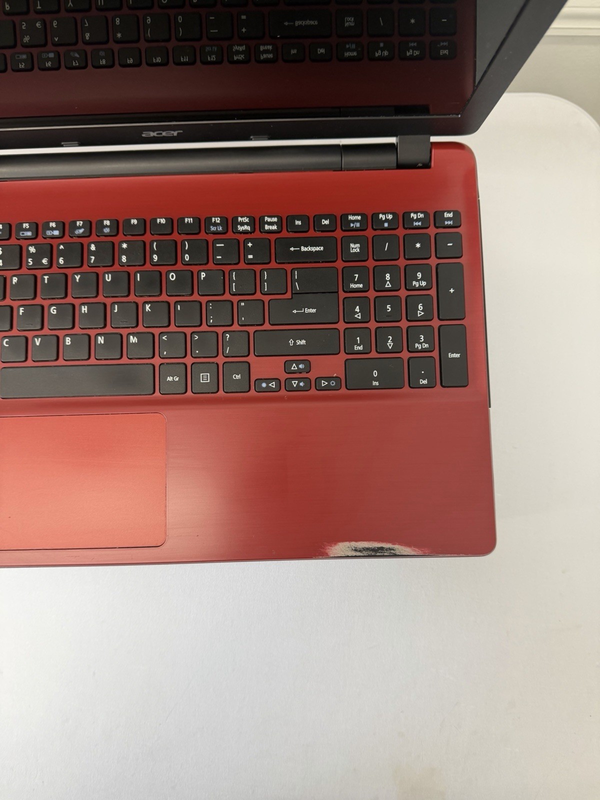 Acer E 571-Z5WAH Laptop – Good Screen – Intel i3-4030U – Read Des