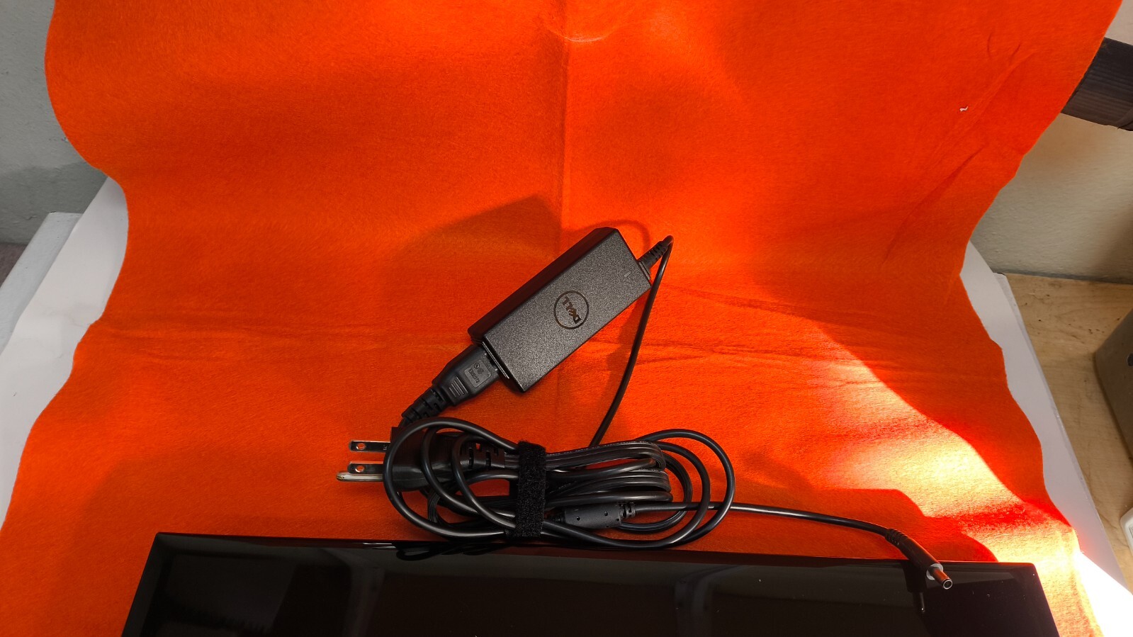 Dell Inspiron 5555 15″ Amd- A8-7256 6GB / 256 Gb SSD DVD Win11 home