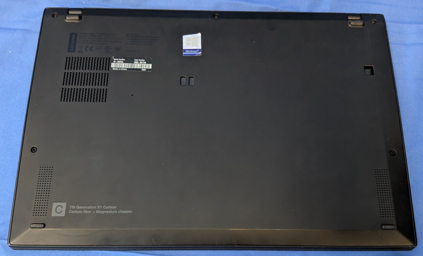 Lenovo ThinkPad X1 Carbon Gen 7 Laptop, 14″ Display, 8GB Memory, 256GB Storage