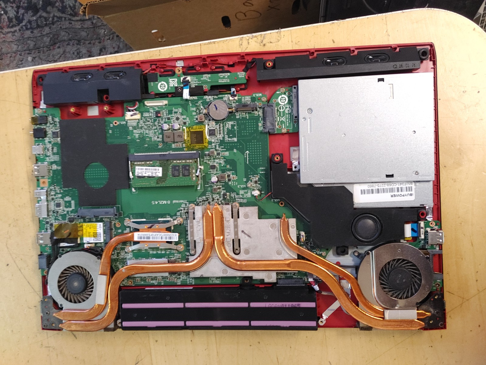 MSI GE72 6QD Apache Pro Core i7-6700HQ@2.60GHz, 8GB RAM , NO SSD FOR PARTS
