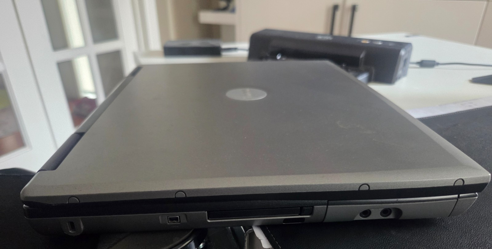 Dell Latitude D520 T5500 2GHz 2GB 80GB DW WXPP 15″ Laptop with Docking Station