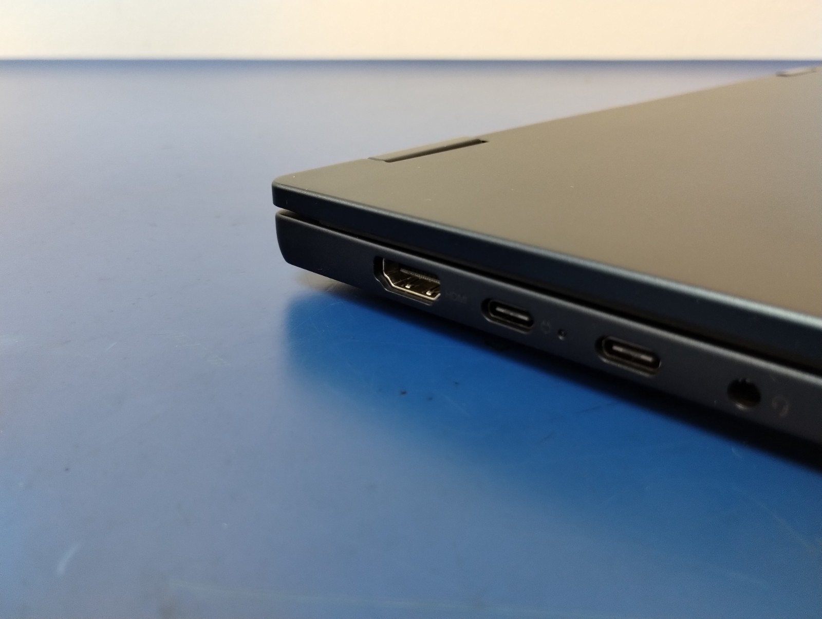 Lenovo IdeaPad 5 2-in-1 16AKP10, Intel Core Ultra 7 255U, 32 GB RAM, 1 TB NVMe