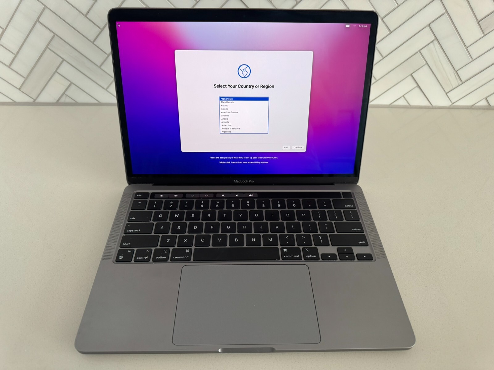 Apple MacBook Pro 13 in 2020 / Apple M1 3.22 GHz, 512 GB 8 GB RAM