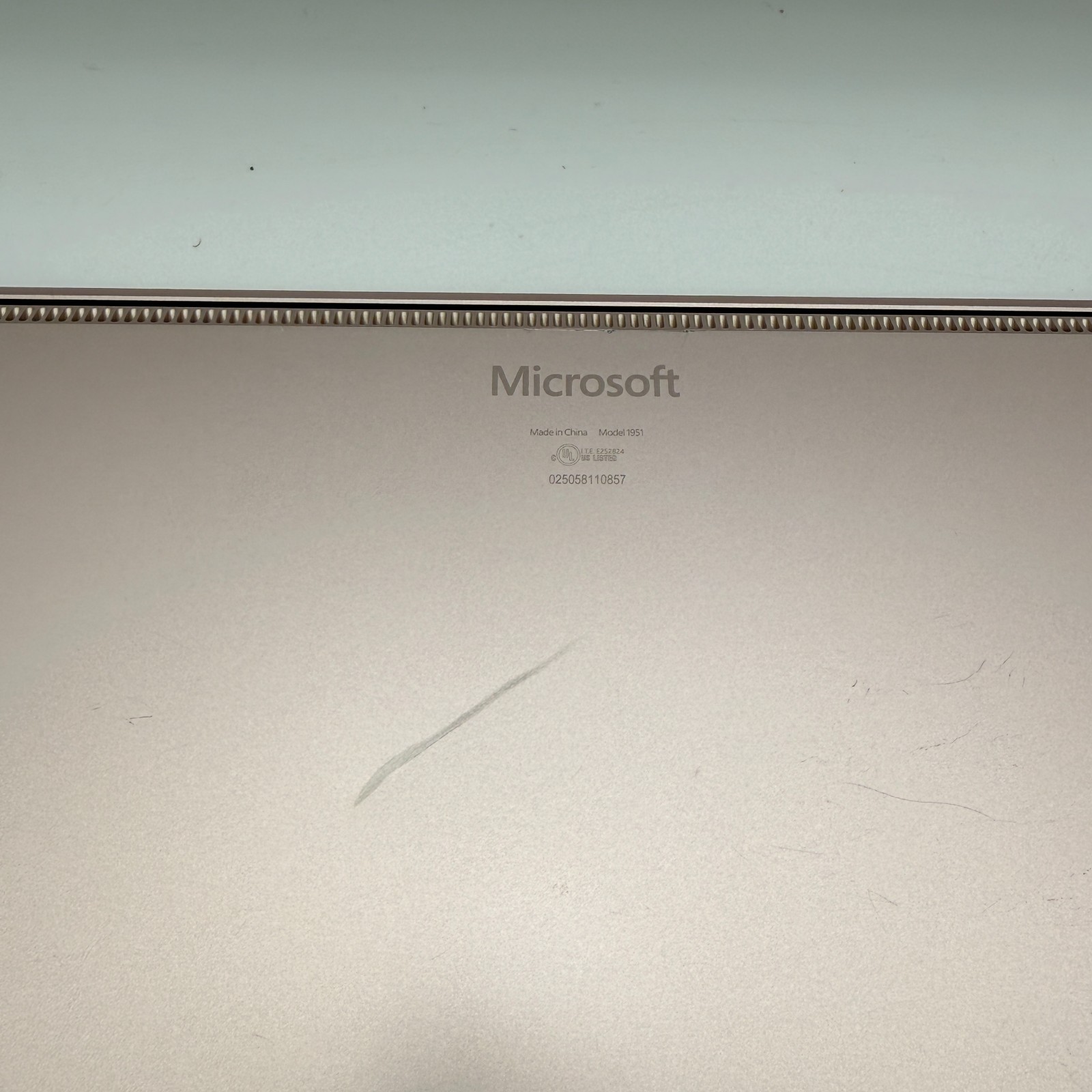 Microsoft Surface Laptop 4 1951 13.5″ i5-1145G7 16GB 256GB SSD Win11 Pro Dent