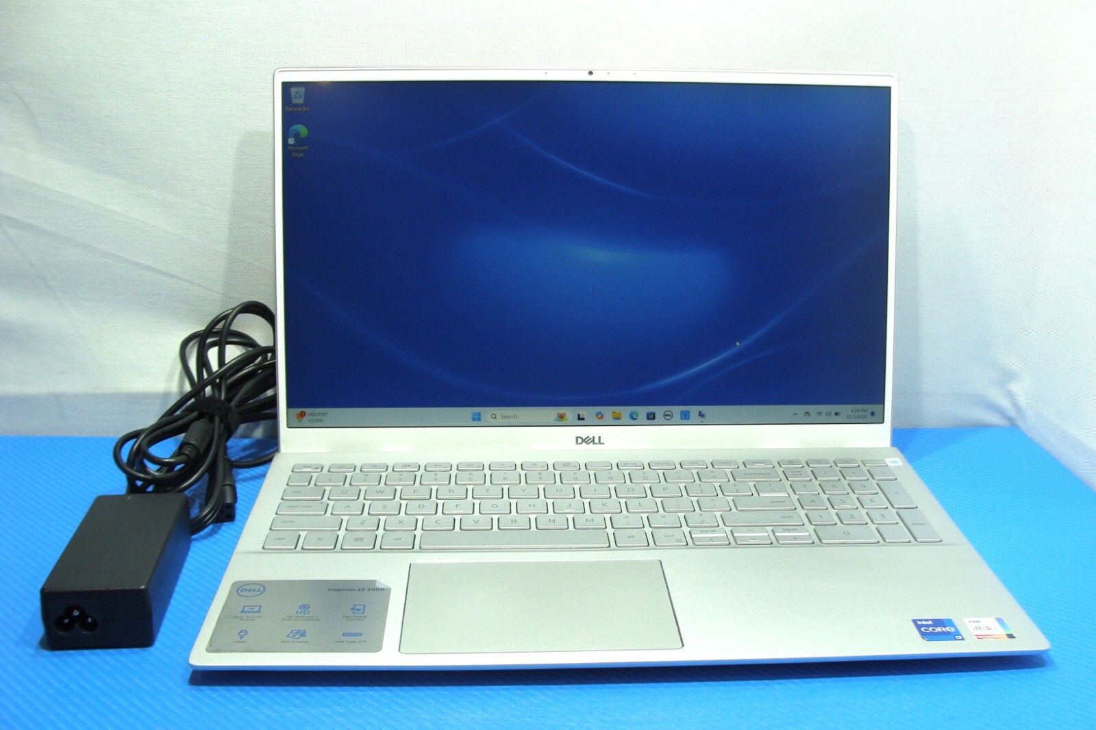 DELL Inspiron 5502 15.6″ FHD Intel i7-1165G7 2.8GHZ 12GB RAM 512GB SSD +Charger