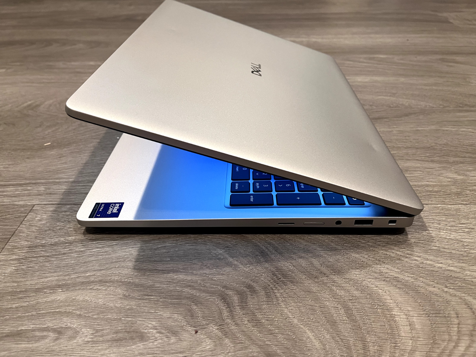 Dell Pro 16″ Plus PB16250 Ultra 7 266V 16GB RAM 512 SSD FHD+ WIN 11 PRO *DECENT*