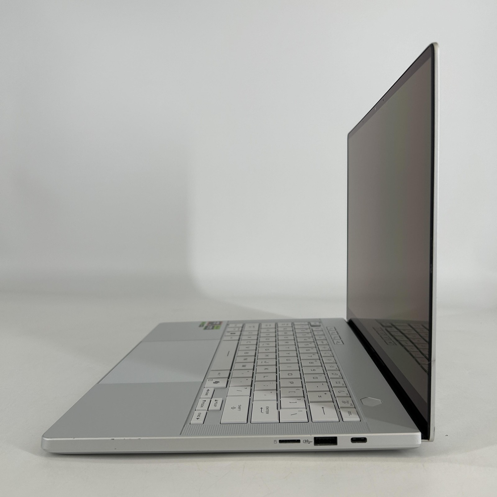 Asus ROG Zephyrus G14 GA403 14 120Hz QHD+ 4.0GHz Ryzen 9 270 16GB 1TB RTX 5060