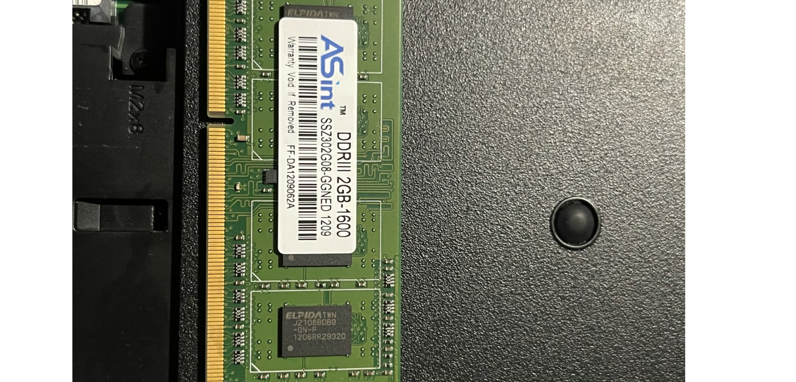 ASUS X44H Intel Celeron B815 1.60GHz RAM: 2GB DDR3 Storage: 320GB