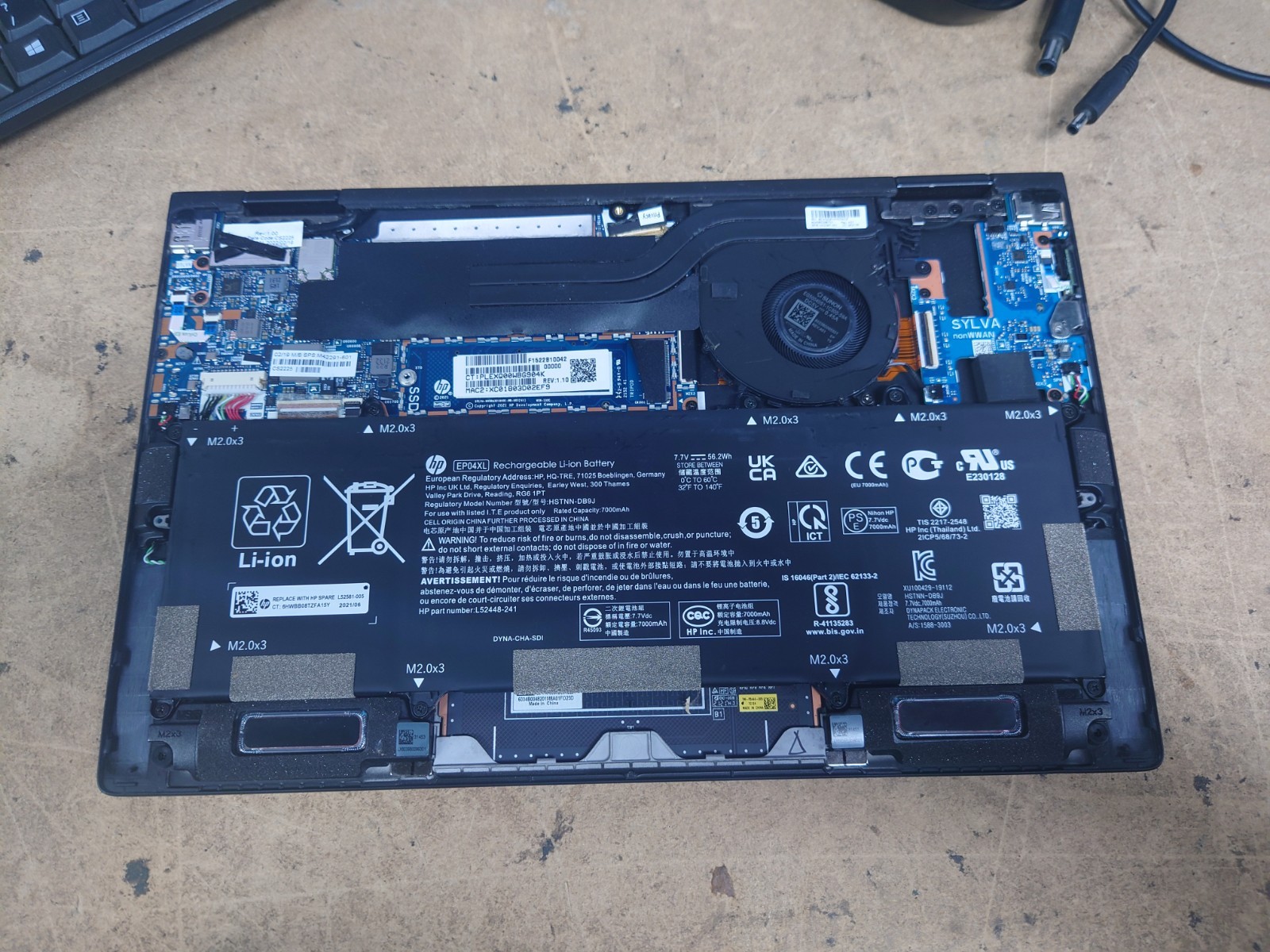 HP Elite Dragonfly Max 13.3″ FHD Touch i7-1185G7 16GB RAM No OS/SSD