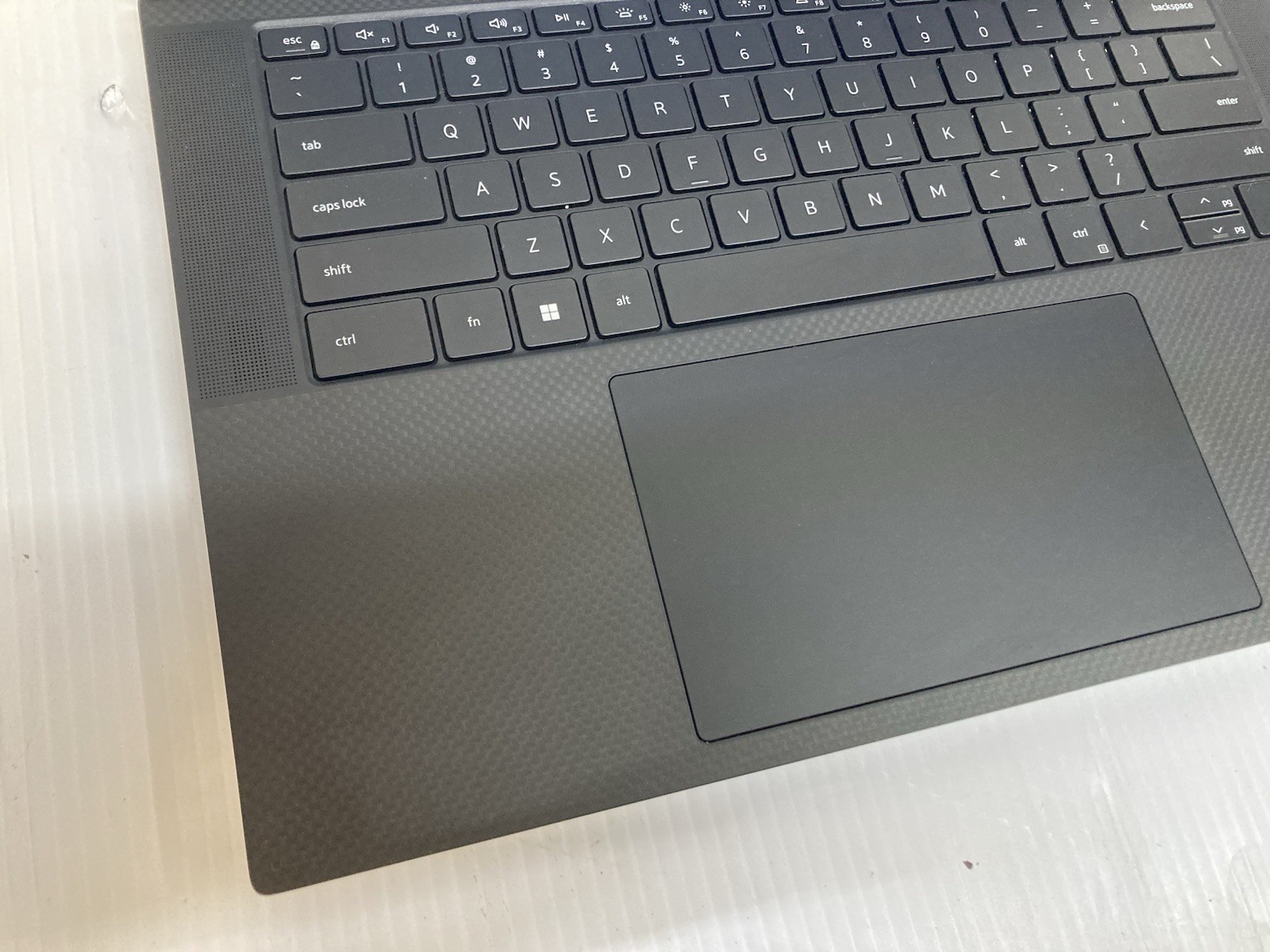 Dell XPS 15 9530 i7-13700H | 16GB | 1TB SSD | Intel Arc A370M-BAD TRACKPAD- READ