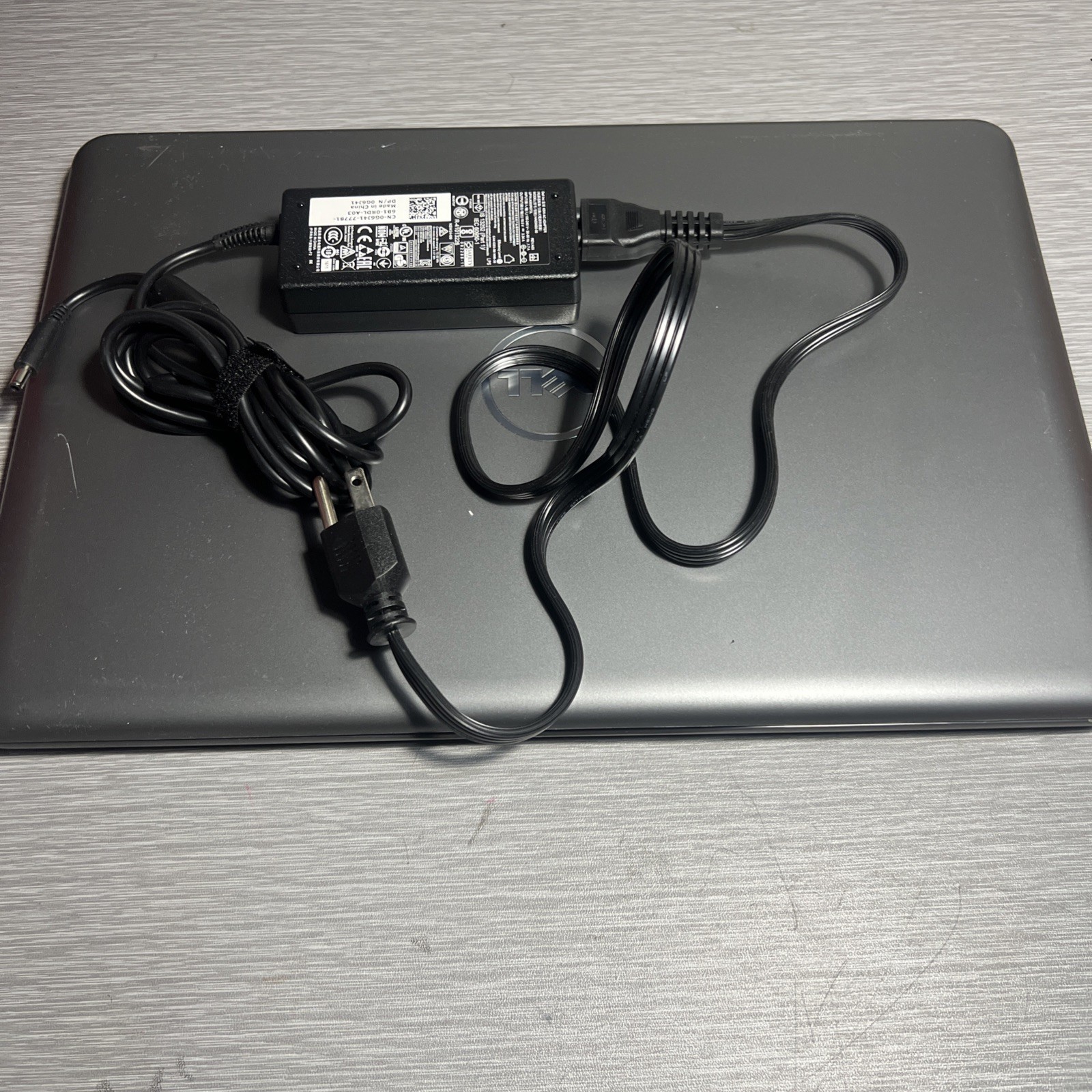 Dell Inspiron P66F Intel Core i5 7th Gen P66F001 15.6″ Laptop *FOR PARTS*
