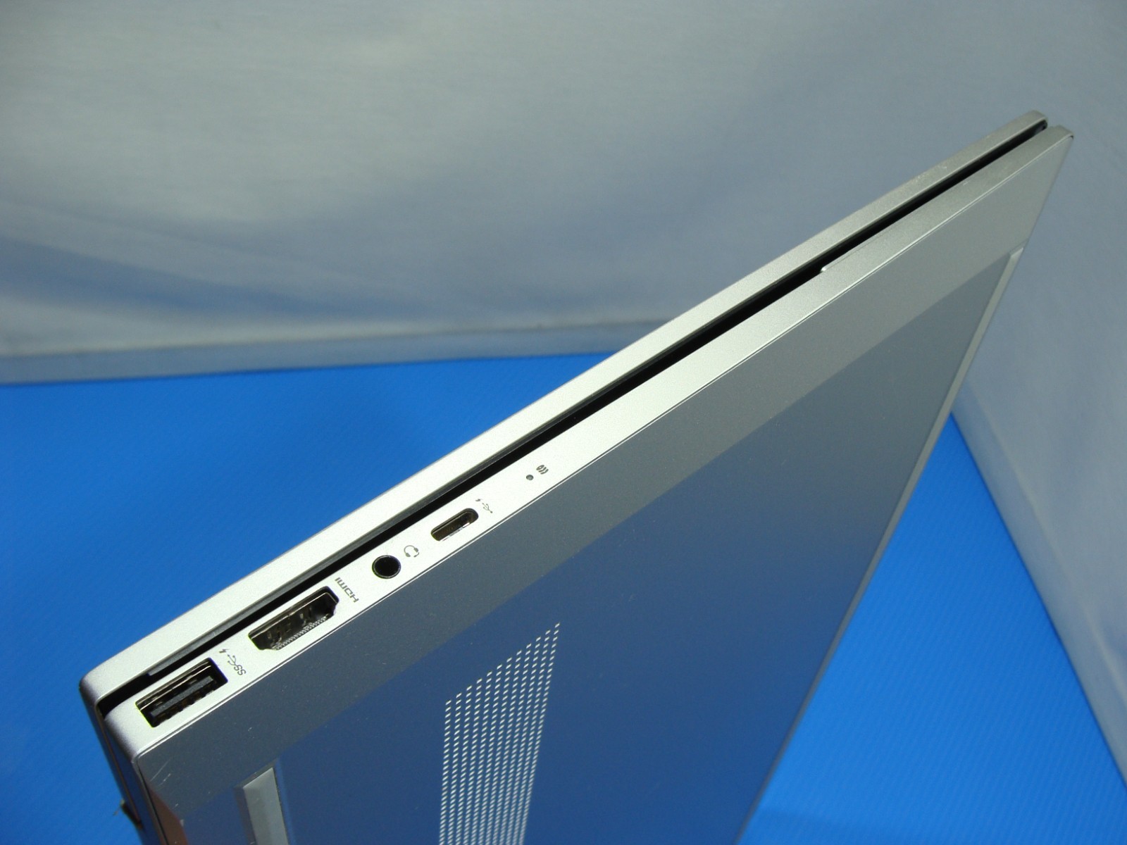 HP ENVY 17m-cg1013dx 17.3″FHD TOUCH i7-1165G7 2.8GHz 12GB 512GB SSD Win 11 Home