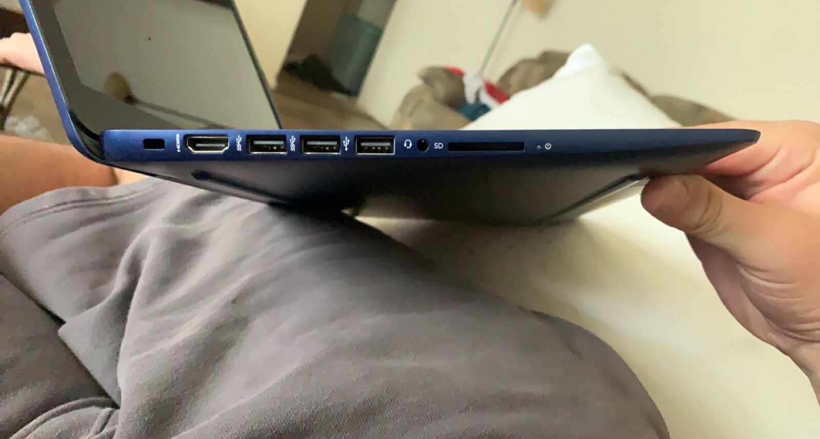HP Stream 14-fq0037nr 14″ (64GB eMMC, AMD 3020e, 1.20 GHz, 4GB) Laptop -…