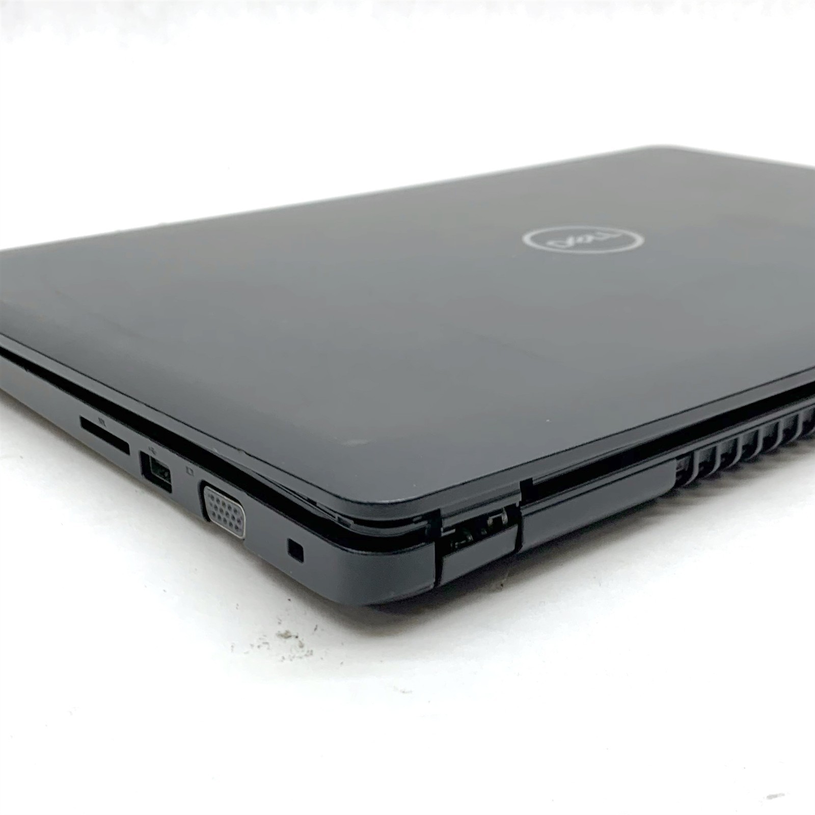Dell Latitude 3580 15.6″ HD Intel i3-7100U 2.40 GHz 4GB DDR4 No Drive, AC, Fair