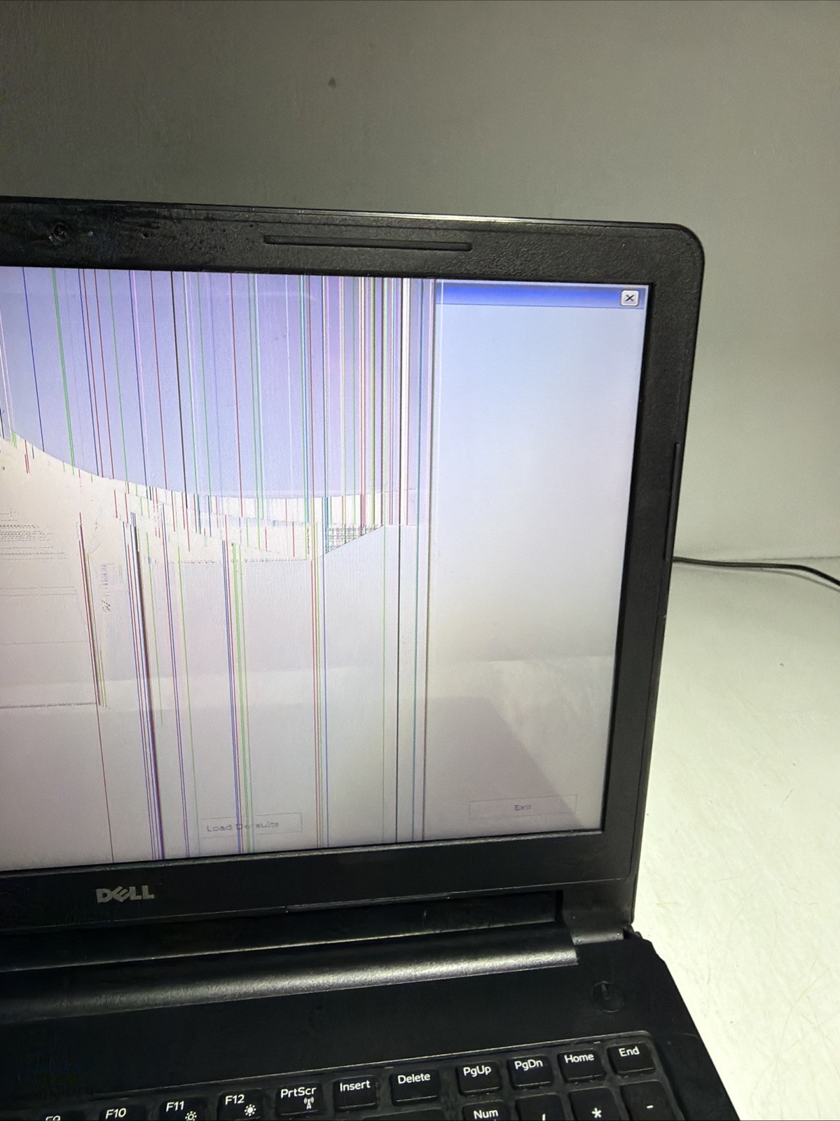 Dell Inspiron 3558 15″ Laptop i3-5015u 4gb Ram No Drives Boots Bios