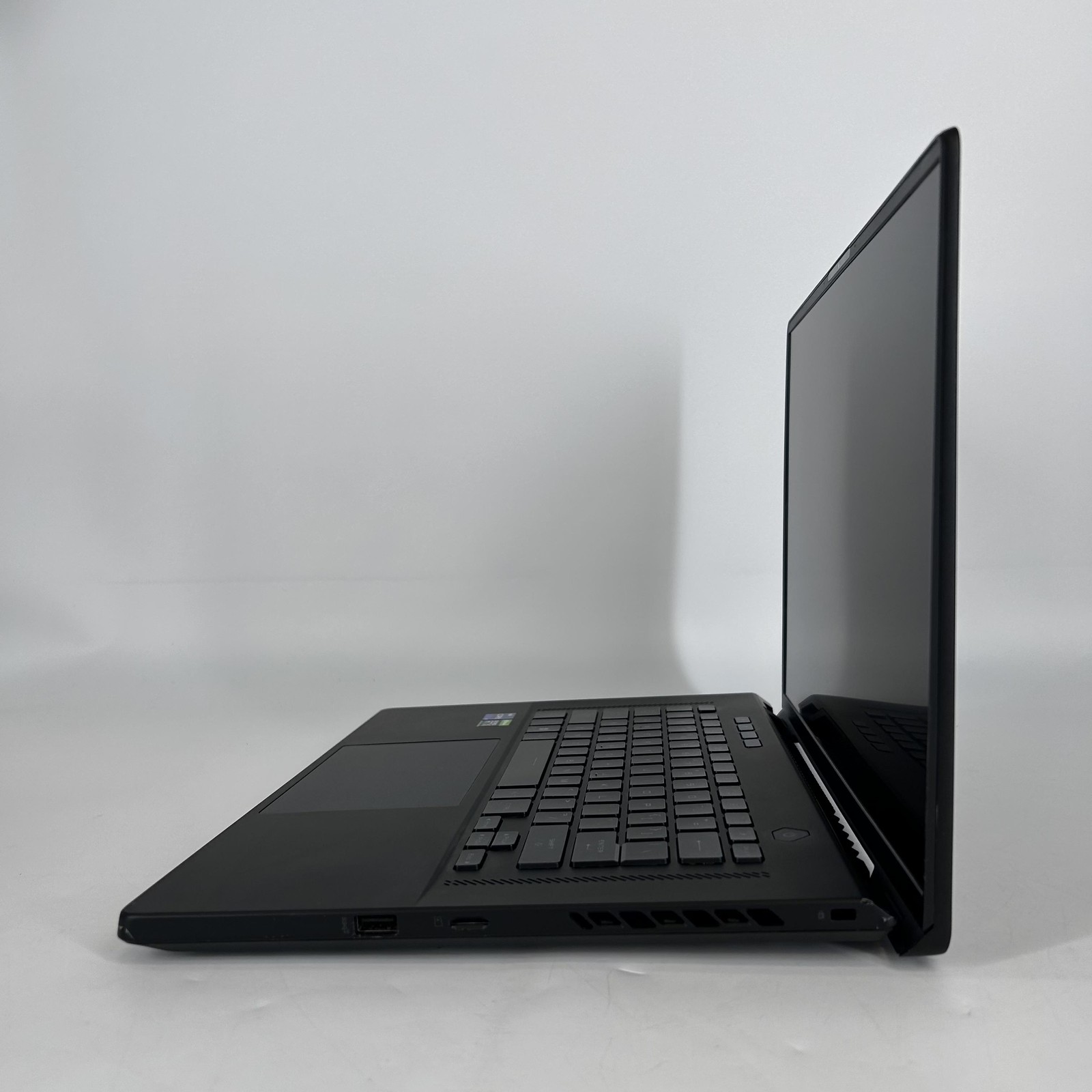 Asus ROG Zephyrus M16 GU603 16 165Hz QHD+ 2.5 GHz i9-12900H 16GB 1TB RTX 3070 Ti