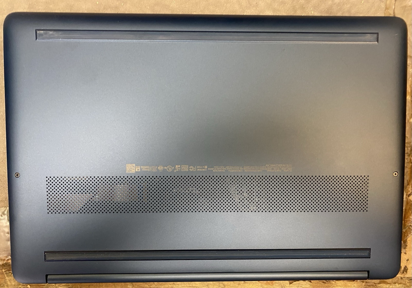 HP 15-ef2129wm 15.6″ FHD Ryzen 5 5500U 2.1GHz AMD Radeon Graphics 8GB RAM 256GB